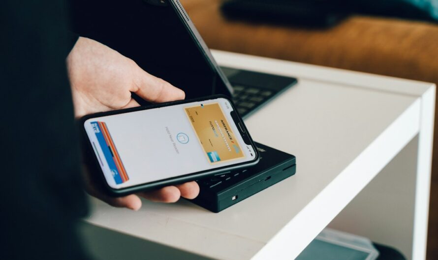 Debit Card vs Credit Card for Online Shopping in India: Which to Use?