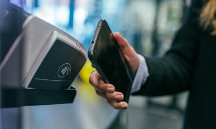 Smartphone payment concept for a UPI collect request scam warning